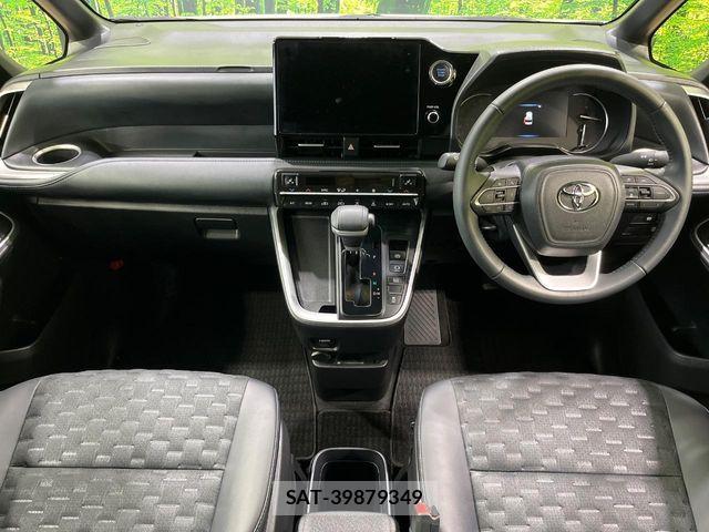 Toyota VOXY 2023-08 8851026-1
