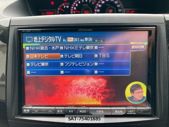 Toyota VOXY 2011-10 8872380-24