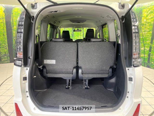 Toyota VOXY 2014-02 8872379-10