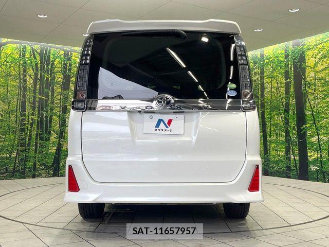 Toyota VOXY 2014-02 8872379-15