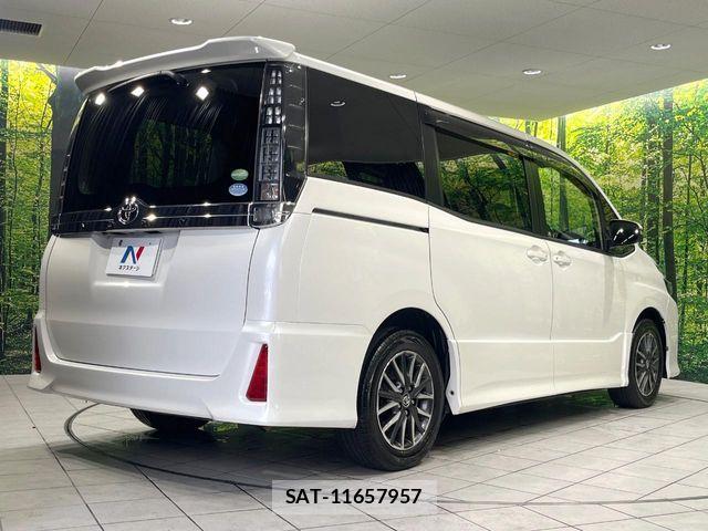 Toyota VOXY 2014-02 8872379-17