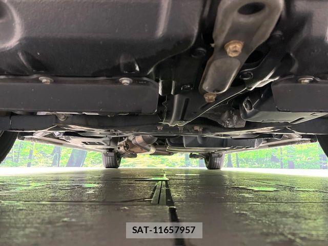 Toyota VOXY 2014-02 8872379-19