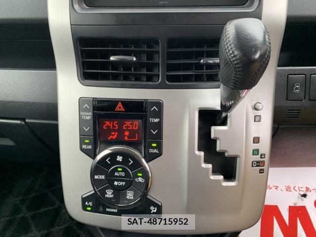 Toyota VOXY 2011-11 8872378-13