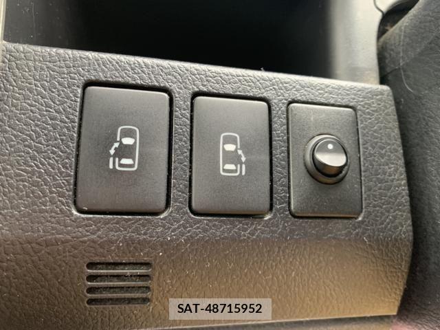 Toyota VOXY 2011-11 8872378-14
