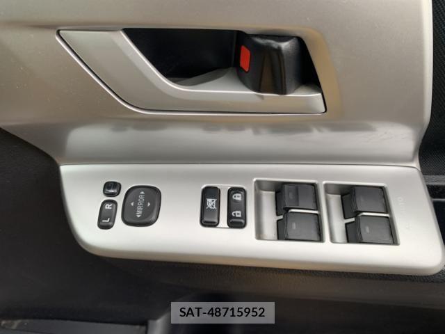 Toyota VOXY 2011-11 8872378-17