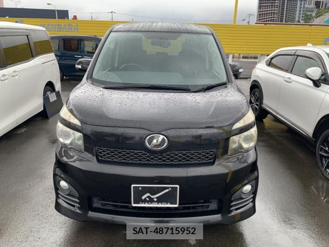 Toyota VOXY 2011-11 8872378-1