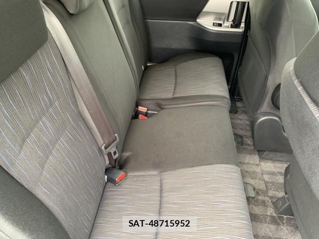 Toyota VOXY 2011-11 8872378-20