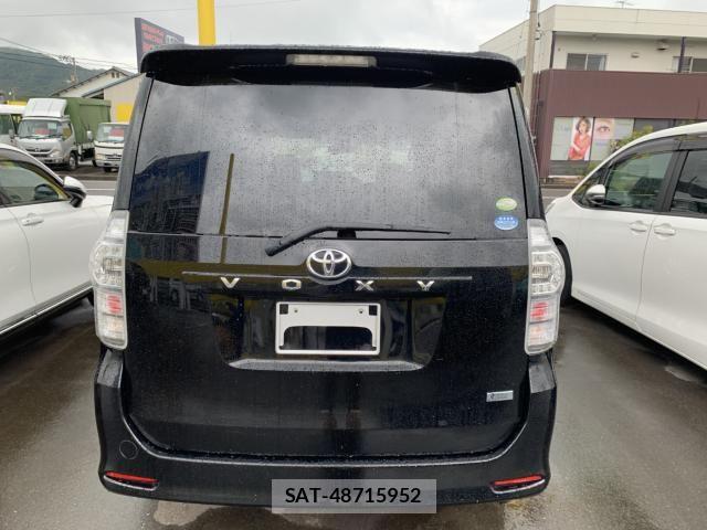 Toyota VOXY 2011-11 8872378-4