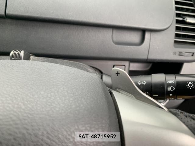 Toyota VOXY 2011-11 8872378-8