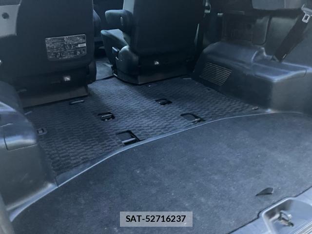 Toyota VOXY 2011-09 8872381-11