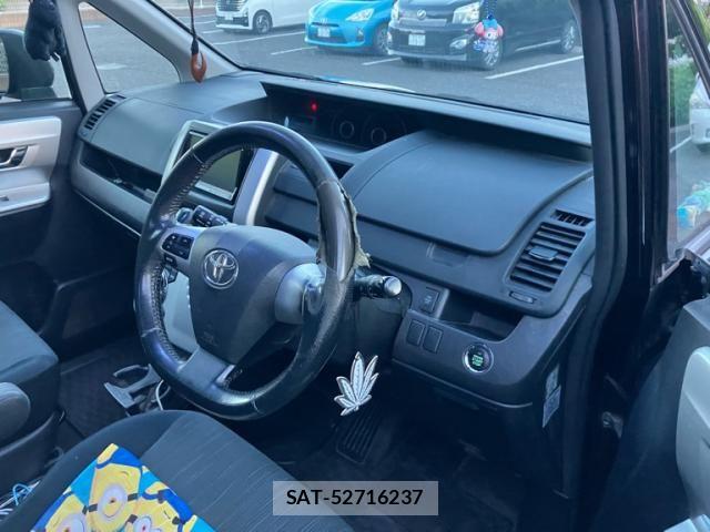 Toyota VOXY 2011-09 8872381-12