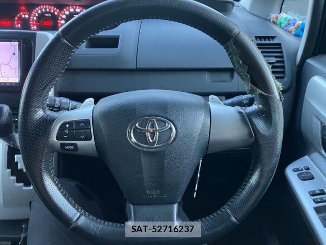 Toyota VOXY 2011-09 8872381-13