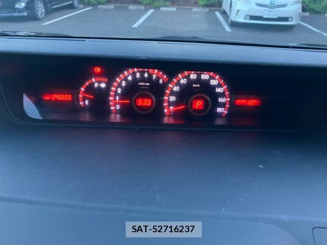 Toyota VOXY 2011-09 8872381-15