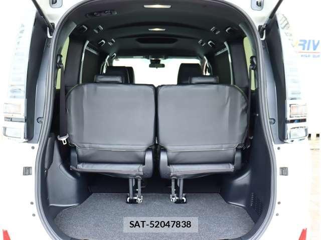 Toyota VOXY 2021-08 8882871-10