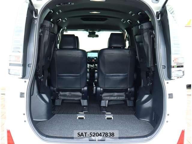 Toyota VOXY 2021-08 8882871-11