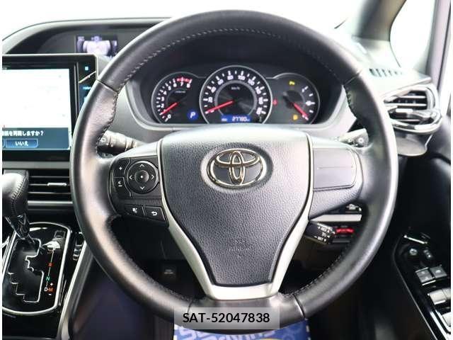 Toyota VOXY 2021-08 8882871-17