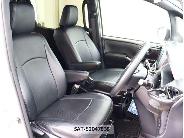 Toyota VOXY 2021-08 8882871-4