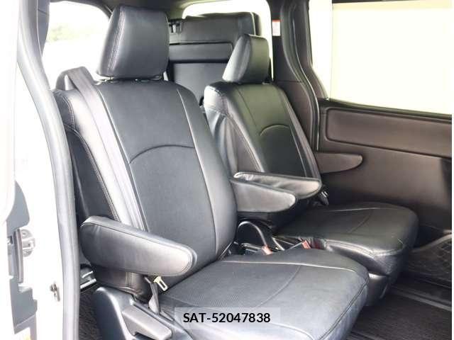Toyota VOXY 2021-08 8882871-5