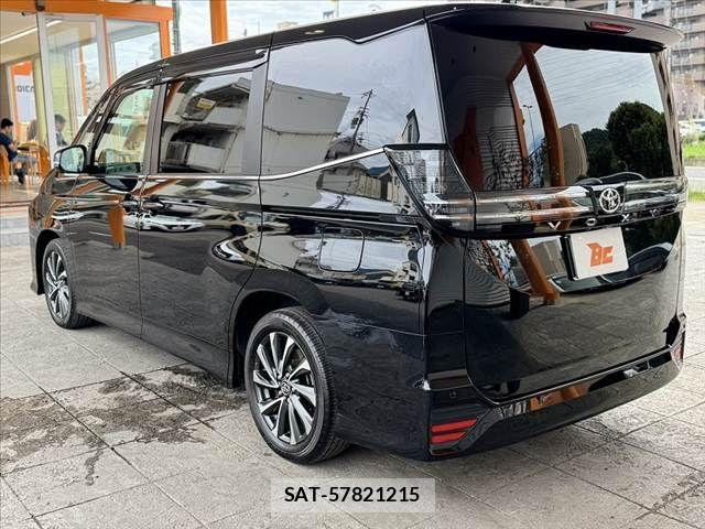 Toyota VOXY 2024-05 8882867-12