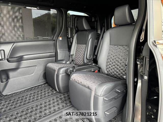 Toyota VOXY 2024-05 8882867-18