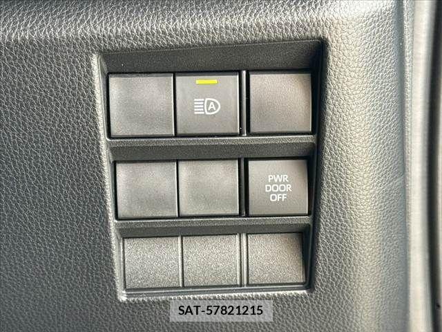 Toyota VOXY 2024-05 8882867-24