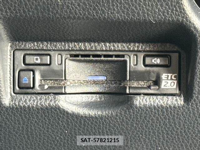 Toyota VOXY 2024-05 8882867-25