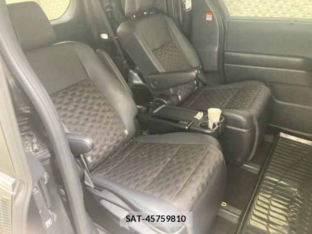 Toyota VOXY 2023-09 8882868-9