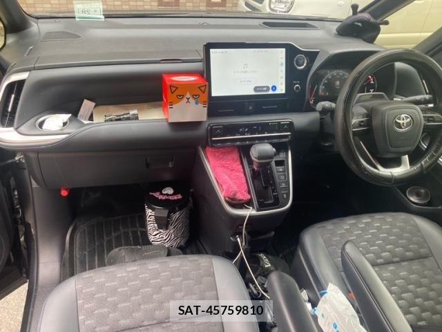 Toyota VOXY 2023-09 8882868-10
