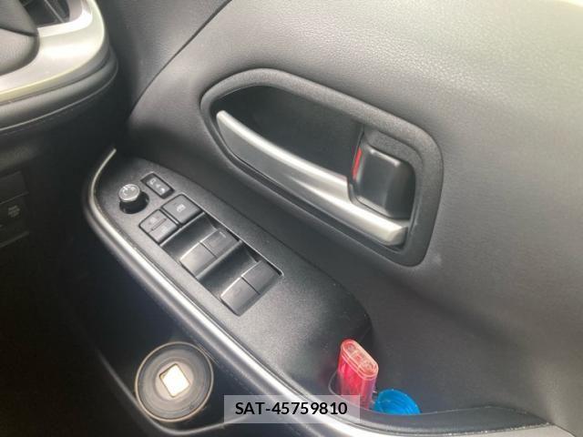 Toyota VOXY 2023-09 8882868-12