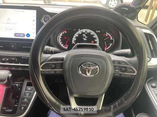 Toyota VOXY 2023-09 8882868-14