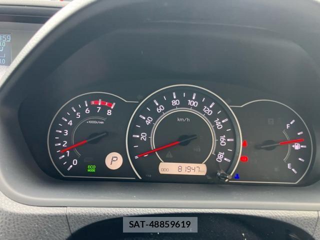 Toyota VOXY 2017-10 8882901-11