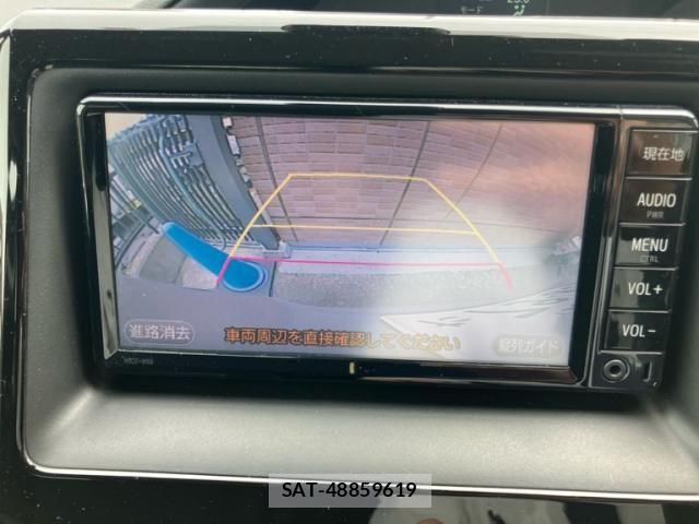Toyota VOXY 2017-10 8882901-17