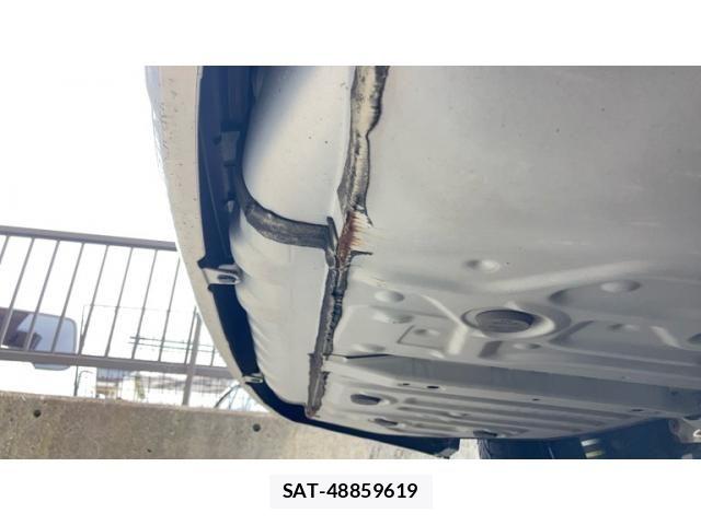 Toyota VOXY 2017-10 8882901-24