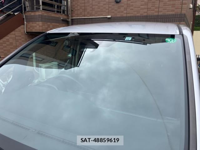 Toyota VOXY 2017-10 8882901-7