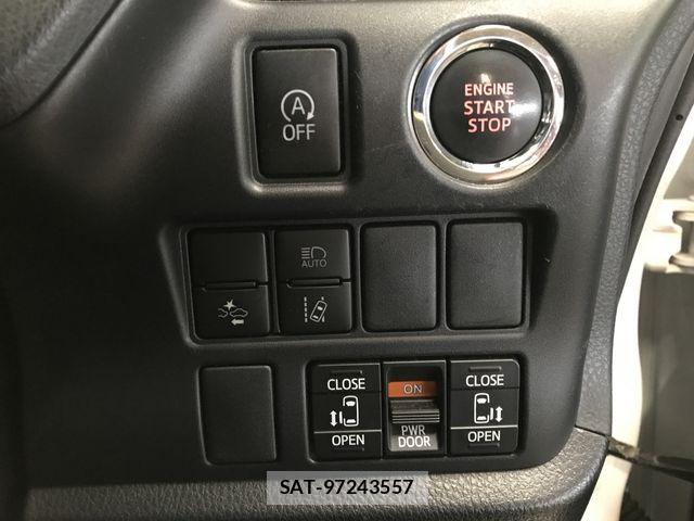 Toyota VOXY 2018-12 8882876-17