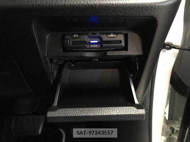 Toyota VOXY 2018-12 8882876-18