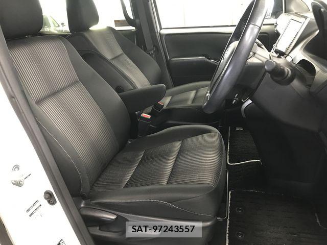 Toyota VOXY 2018-12 8882876-5