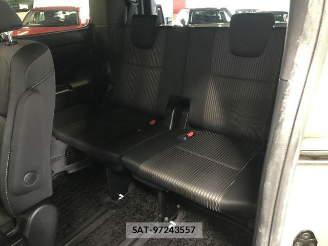 Toyota VOXY 2018-12 8882876-7