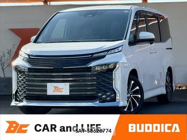Toyota VOXY 2022-03 8882870-0