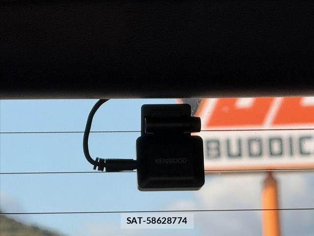 Toyota VOXY 2022-03 8882870-23