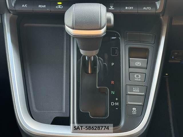 Toyota VOXY 2022-03 8882870-25