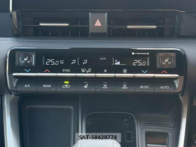 Toyota VOXY 2022-03 8882870-26