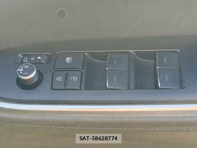 Toyota VOXY 2022-03 8882870-28