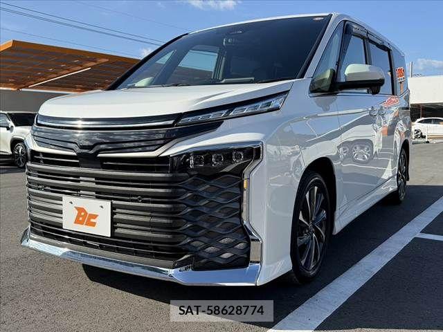 Toyota VOXY 2022-03 8882870-7