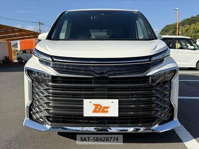 Toyota VOXY 2022-03 8882870-8