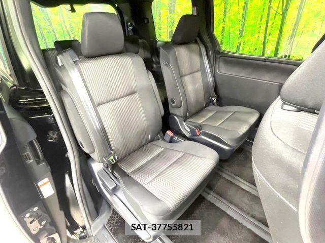 Toyota VOXY 2019-02 8882873-9