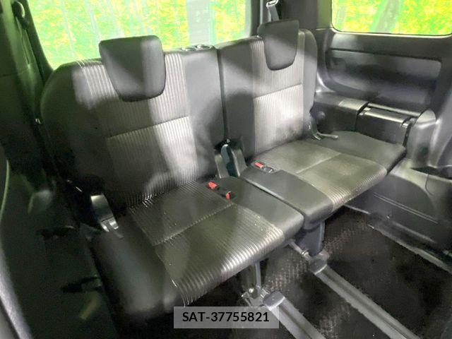 Toyota VOXY 2019-02 8882873-10