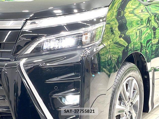 Toyota VOXY 2019-02 8882873-13