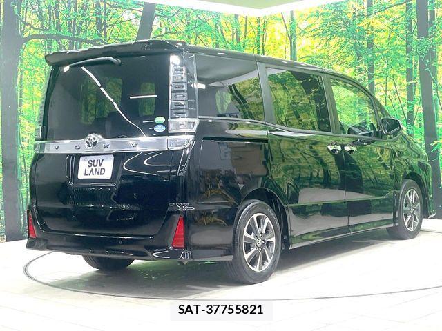 Toyota VOXY 2019-02 8882873-17