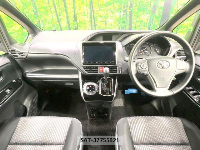 Toyota VOXY 2019-02 8882873-1